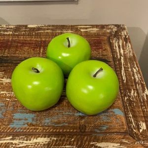 Set of 3 decorative green apples